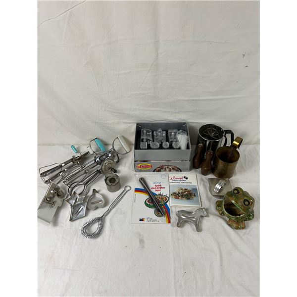 Vintage Kitchen & Baking Items