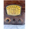 Image 3 : Dominion Electric Battery Operated Radio