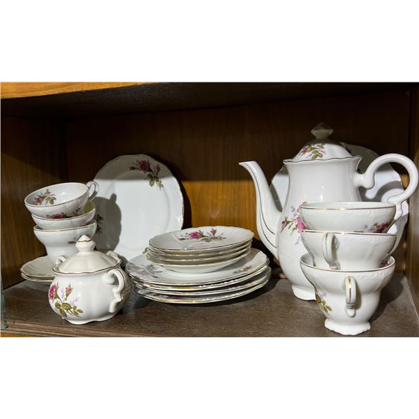 WestVille Fine China Set