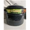 Image 2 : Graniteware Canning Pots
