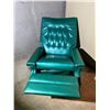 Image 5 : Vintage Vinyl Recliner