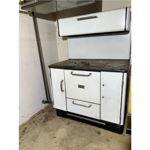 Vintage Findlay Condor Wood Burning Stove