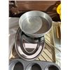 Image 7 : Assorted Kitchen Bakeware