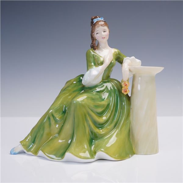 Royal Doulton Figurine Secret Thoughts HN2382 by Peggy Davies