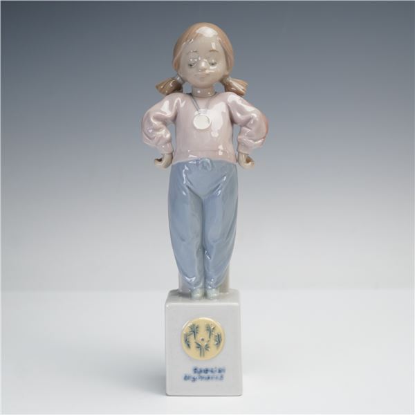 Lladro Porcelain Figurine, Special Pride 01007515