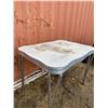 Image 1 : Retro Metal Leg Dining Table