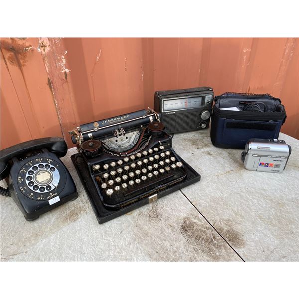 Vintage Electronics & Typewriter Lot