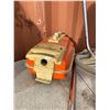 Image 2 : Retro Orange Vacuum Cleaner Untested