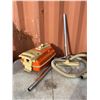 Image 3 : Retro Orange Vacuum Cleaner Untested