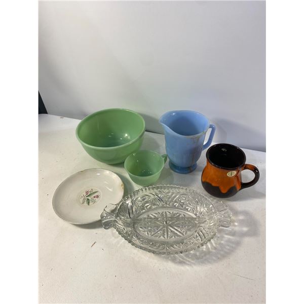 Mixed Vintage Kitchenware Grouping