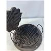 Image 1 : Antique Cast Waffle Iron with Handles