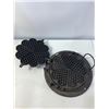 Image 3 : Antique Cast Waffle Iron with Handles