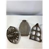 Image 2 : Trio of Antique Cast Iron Trivets