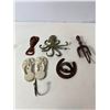 Image 3 : Cast Iron Coastal & Western Lot: Octopus Hook, Lobster Opener, Flip-Flop Hook & Horseshoe