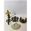 Image 1 : Cast Iron Decorative Lot: Fleur-de-Lis, Shell Dish, Horseshoe Star and Wall Hooks