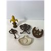 Image 4 : Cast Iron Decorative Lot: Fleur-de-Lis, Shell Dish, Horseshoe Star and Wall Hooks