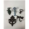 Image 3 : Cast Iron Decorative Lot: Hooks, Mermaid Figure and Star Door Knocker
