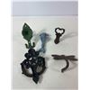 Image 4 : Cast Iron Decorative Lot: Hooks, Mermaid Figure and Star Door Knocker