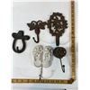 Image 1 : Mixed Cast Iron Hooks and Wall Decor
