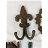 Image 6 : Fleur-de-Lis and Western Cast Iron Decor Group