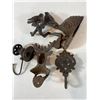 Image 2 : Cast Iron Bird, Rooster and Floral Hook Assortment