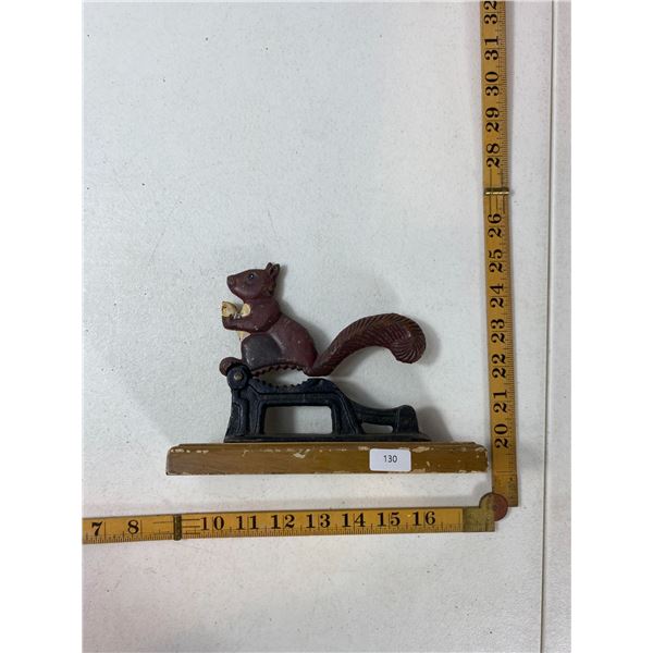 Cast Iron Squirrel Mechanical Nutcracker