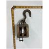 Image 1 : Wood and Metal Double-Pulley Block