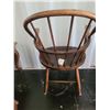 Image 4 : Antique Windor Continuous Arm Chair 4-C