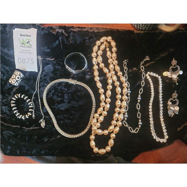 Dyrberg Kern & Costume Jewelry 1-A