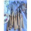 Image 8 : 98 +Piece Cutlery Set Plus Serving Ware 1-A