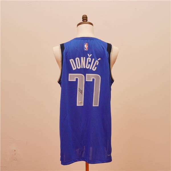 Luka Doncic Autographed Dallas Mavericks Nike Jersey w/ Hologram