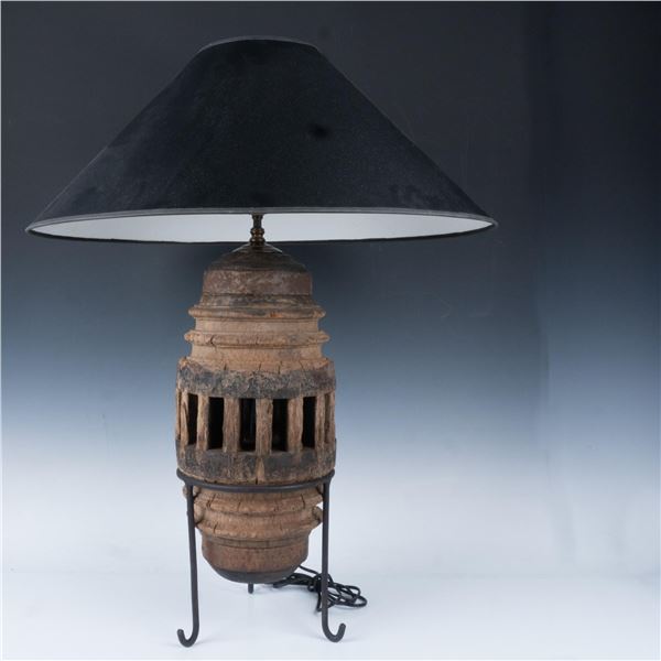 Carved Elm Wagon Wooden Hub Table Lamp