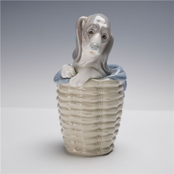 Lladro Porcelain Figurine, Dog in Basket 1001128