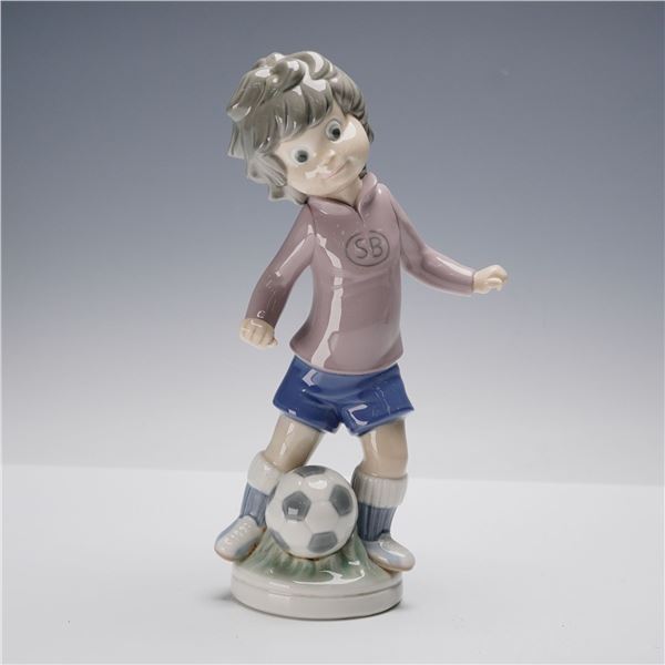 Lladro Porcelain Figurine, Sports Billy Football Player 1005135
