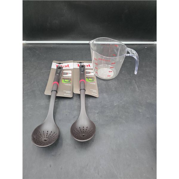2x T-Fal Ladle Strainers and 1-Cup Good Cook Measuring Cup