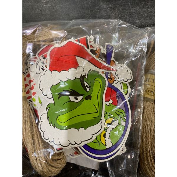 Lot of 7 Bundles – Christmas-Grinch Themed ornaments