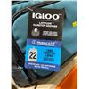 Image 3 : Igloo Latitude Hardtop Gripper Cooler Bag, MaxCold 22-Can Capacity