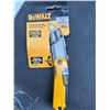 Image 2 : DeWALT DWHT10035L Folding Retractable Utility Knife With Blade Storage