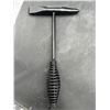 Image 2 : Chipping Welding Hammer, Industrial Cleaning Chipping Hammer Welding Slag Remover Tool with Coil Spr