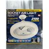Image 2 : Bell+Howell Socket Air Light with 3-Speed Fan and LED Lighting