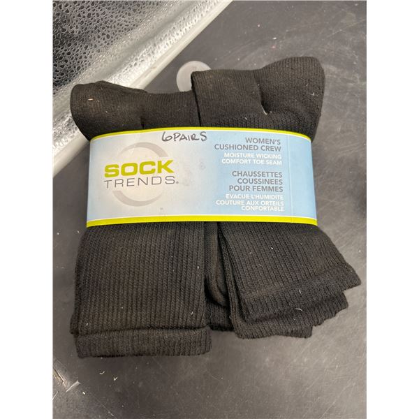 Women’s Cushioned Crew Moisture Wicking Socks, Black, 6 Pairs