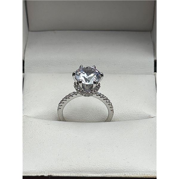 Ladies 1.3 carat Brilliant Cut Solitaire ring with Pavé Band