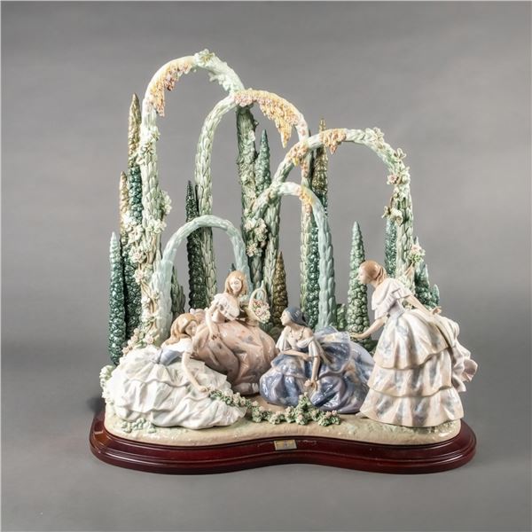 Lladro Porcelain Sculpture, Garden Party 1001578