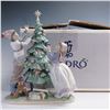 Image 5 : Lladro Figurine, Trimming The Tree 1005897