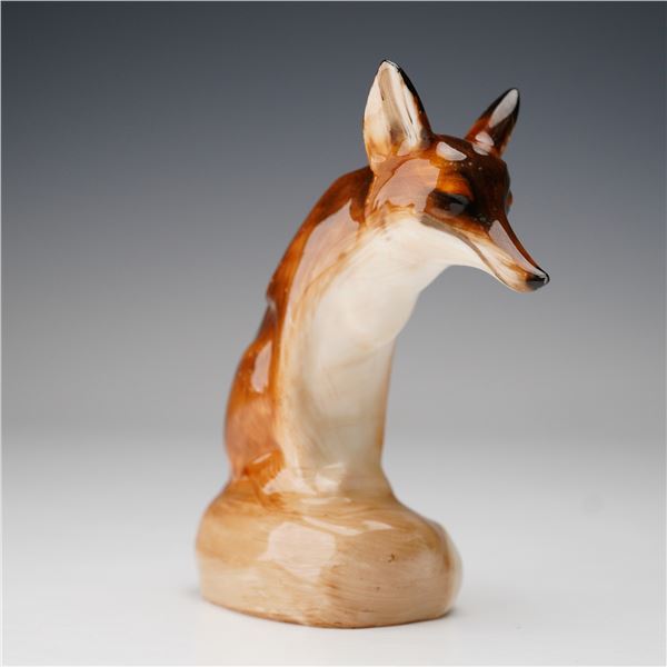 Royal Doulton Animal Figurine, Fox Seated HN147C-1