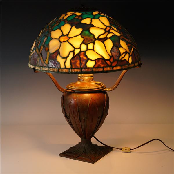 Tiffany Studios New York Stained Glass Magnolia Floral Table Lamp
