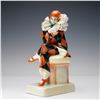 Image 1 : Goldscheider by Rudolf Podany Colorway Figurine, Seated Pierrette 5050