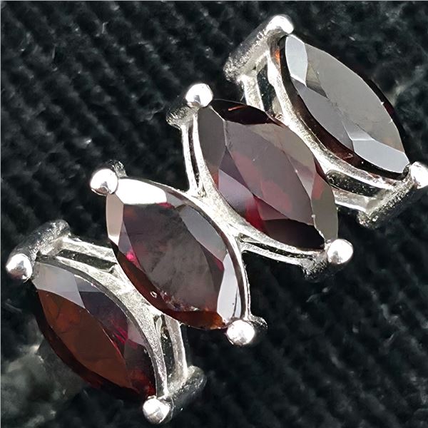 Silver Garnet(3.8ct) Ring