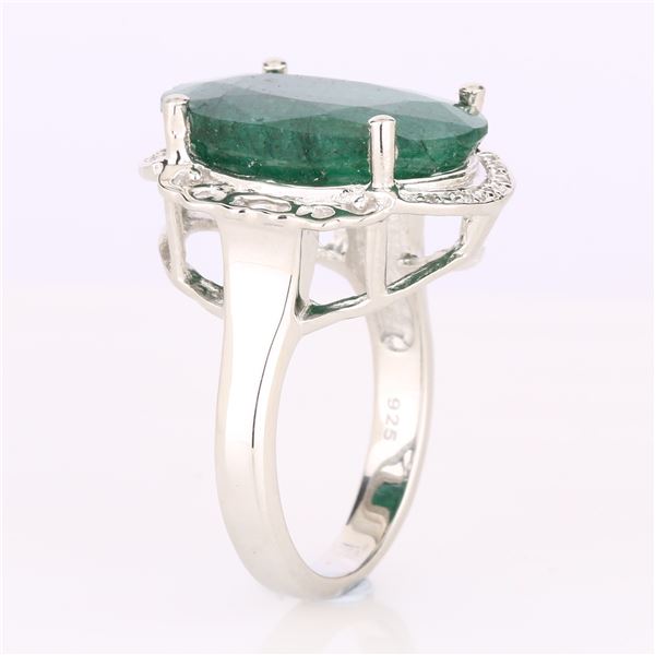 $150 stamped 925 6.50g, 9.60ct dyed emerald & white topaz ring
