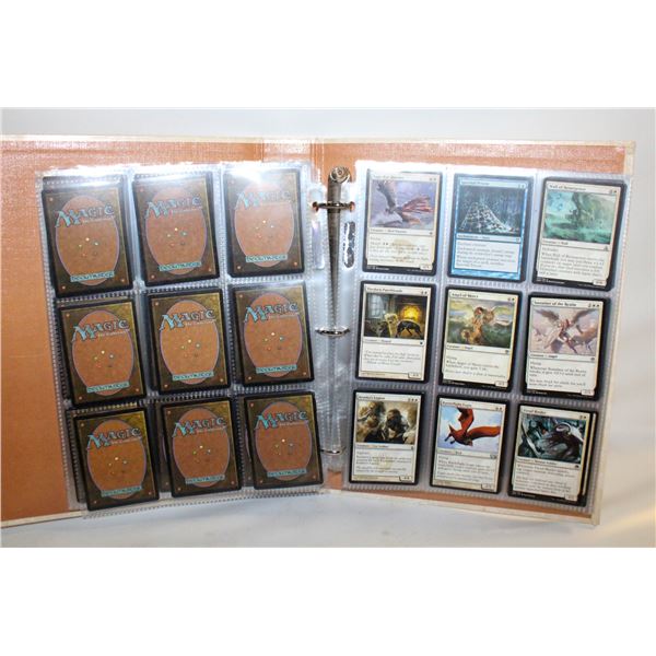 BINDER MAGIC THE GATHERING 27 SLEEVED PAGES
